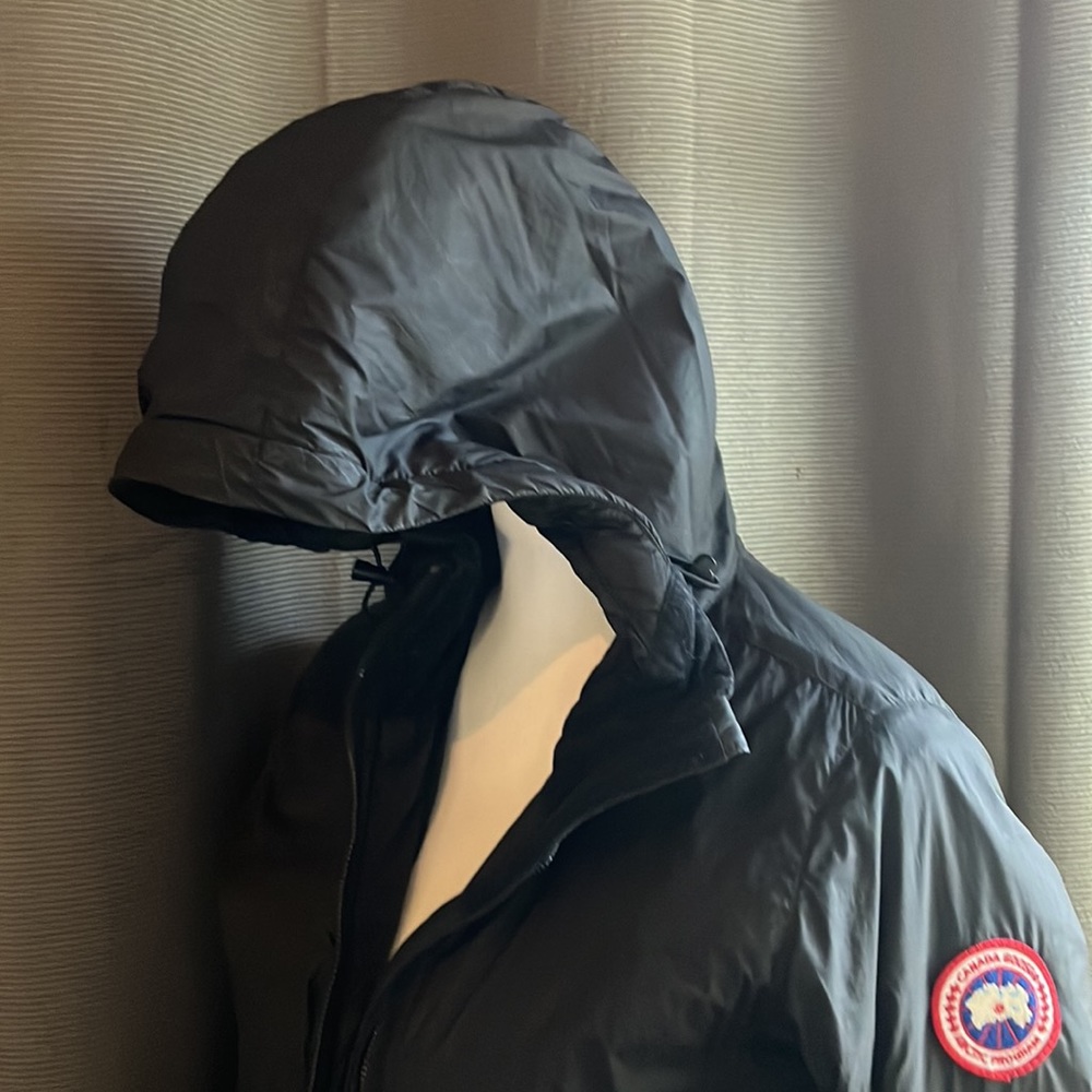 Canada goose jacket - Picture 3 of 10